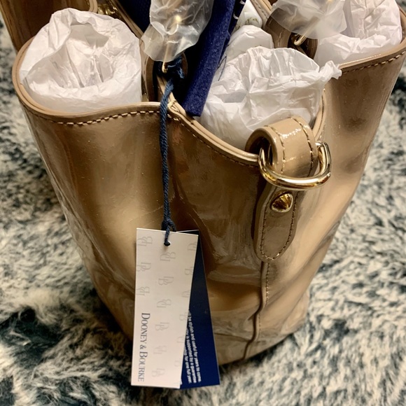 Brand New Dooney & Bourke crossbody purse - Picture 4 of 4
